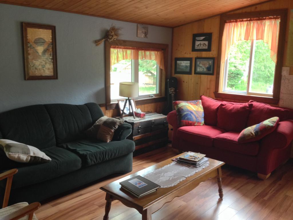 Hotel Grangette Entre Chiens et Loups à LʼAnse-Saint-Jean Chambre photo